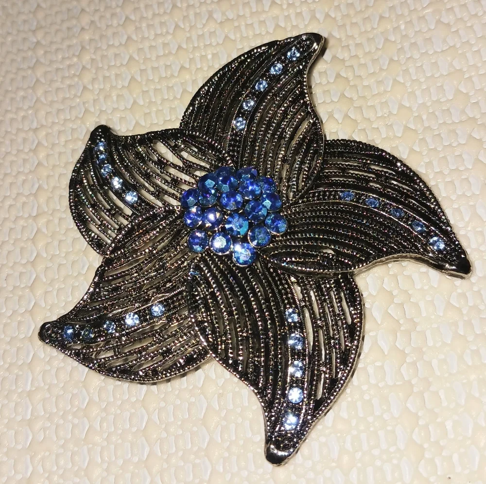 Vintage Blue and Silver Floral Brooch